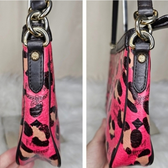 🔹️MCM🔹️ Etui Leopard Print Red and Black Pochette Handbag (Rare) - Picture 5 of 8